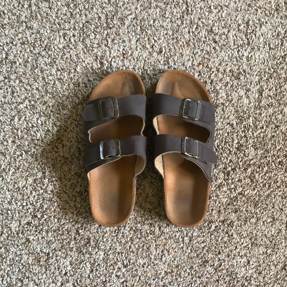 brown buckle sandals!
